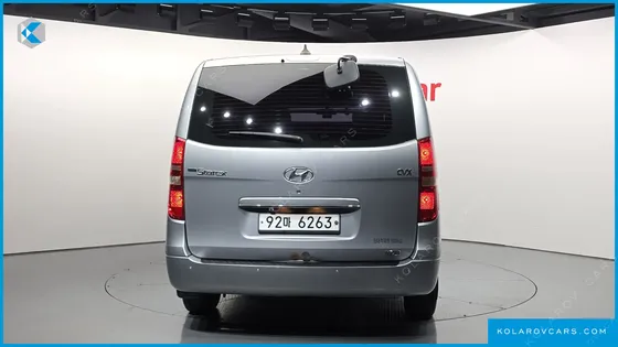 HYUNDAI STAREX 5-SEATER VAN
