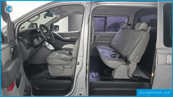HYUNDAI STAREX 5-SEATER VAN