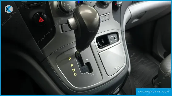 HYUNDAI STAREX 11-SEATER WAGON