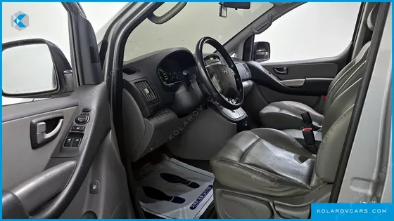 HYUNDAI STAREX 11-SEATER WAGON