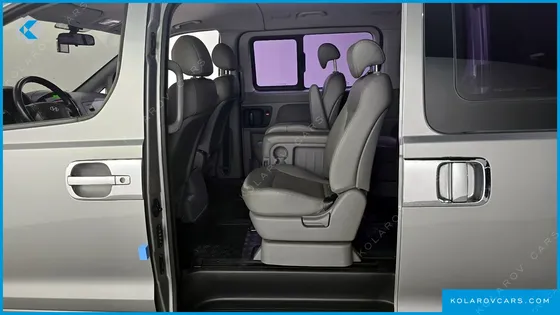 HYUNDAI STAREX 11-SEATER WAGON