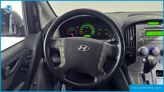 HYUNDAI STAREX 11-SEATER WAGON