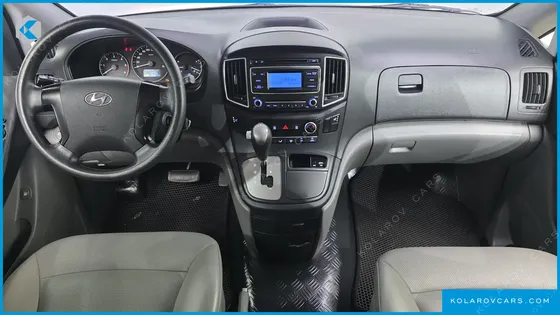 HYUNDAI STAREX 5-SEATER VAN