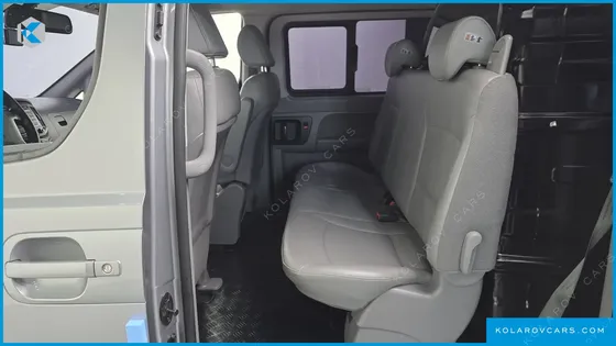 HYUNDAI STAREX 5-SEATER VAN