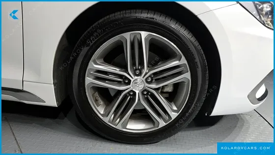 HYUNDAI GRANDEUR 3.0 LPI MODERN (RENTAL CAR)