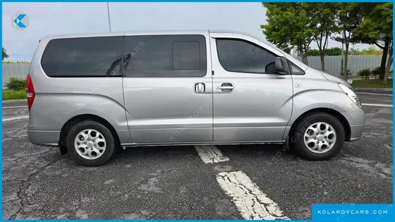HYUNDAI STAREX 12-SEATER WAGON