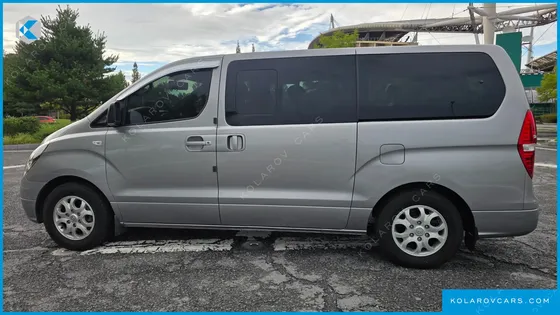 HYUNDAI STAREX 12-SEATER WAGON