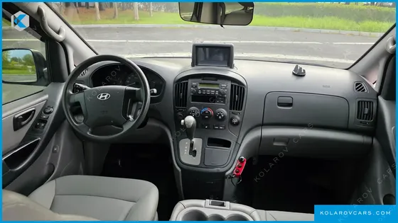 HYUNDAI STAREX 12-SEATER WAGON