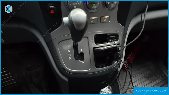 HYUNDAI STAREX 3-SEATER VAN