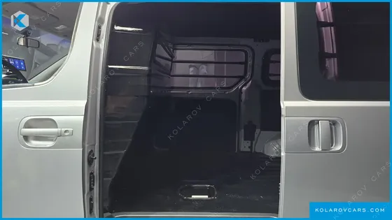 HYUNDAI STAREX 3-SEATER VAN