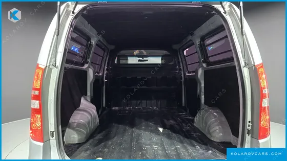 HYUNDAI STAREX 3-SEATER VAN