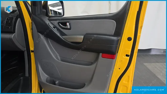 HYUNDAI STAREX GUARD CAR OF CHILDREN