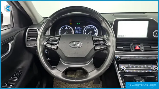 HYUNDAI GRANDEUR 2.2 DIESEL PREMIUM
