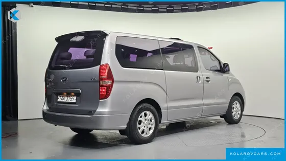 HYUNDAI STAREX 11-SEATER WAGON