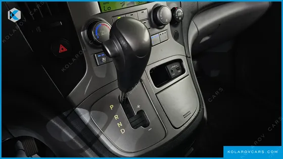 HYUNDAI STAREX 11-SEATER WAGON