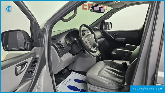 HYUNDAI STAREX 11-SEATER WAGON