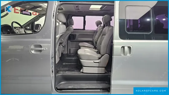 HYUNDAI STAREX 11-SEATER WAGON