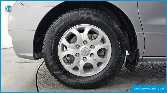 HYUNDAI STAREX 12-SEATER WAGON