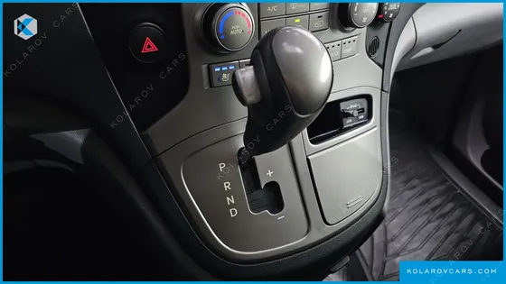 HYUNDAI STAREX 12-SEATER WAGON