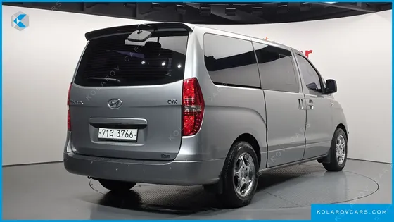 HYUNDAI STAREX 12-SEATER WAGON