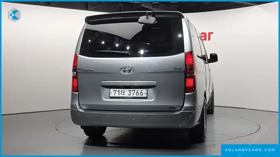 HYUNDAI STAREX 12-SEATER WAGON