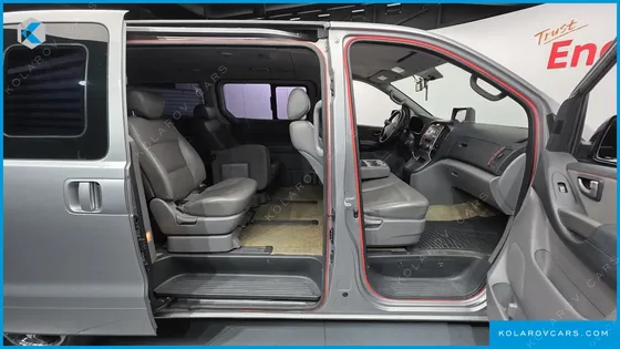 HYUNDAI STAREX 12-SEATER WAGON