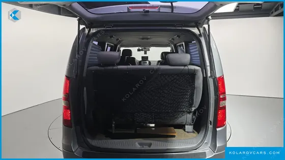 HYUNDAI STAREX 12-SEATER WAGON
