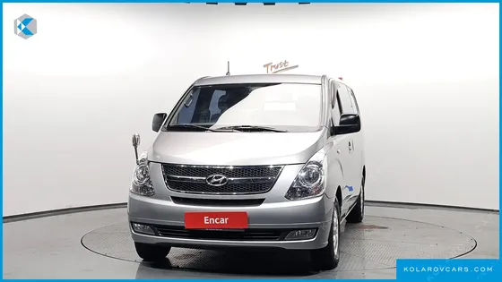 HYUNDAI STAREX 5-SEATER VAN