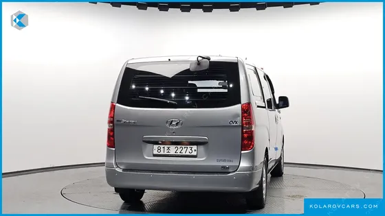 HYUNDAI STAREX 5-SEATER VAN