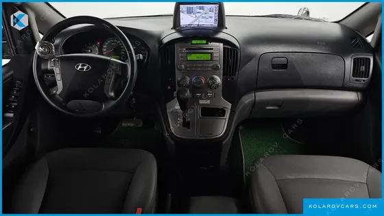 HYUNDAI STAREX 5-SEATER VAN