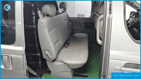 HYUNDAI STAREX 5-SEATER VAN
