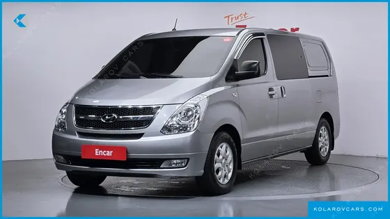 HYUNDAI STAREX 5-SEATER VAN