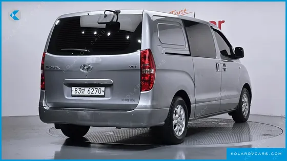 HYUNDAI STAREX 5-SEATER VAN