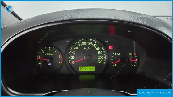 HYUNDAI STAREX 5-SEATER VAN