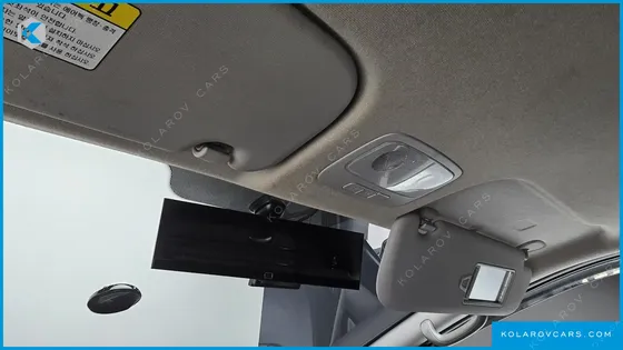 HYUNDAI STAREX 5-SEATER VAN