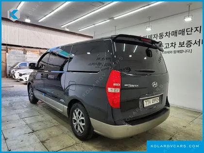 HYUNDAI STAREX 11-SEATER WAGON