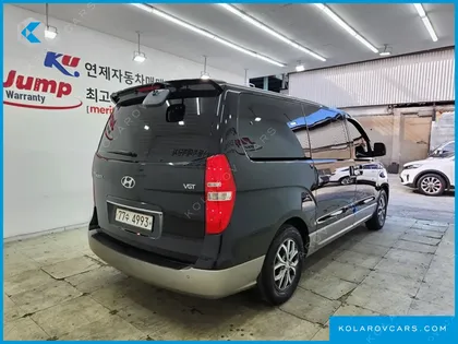 HYUNDAI STAREX 11-SEATER WAGON