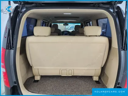 HYUNDAI STAREX 11-SEATER WAGON