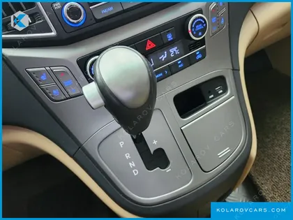 HYUNDAI STAREX 11-SEATER WAGON