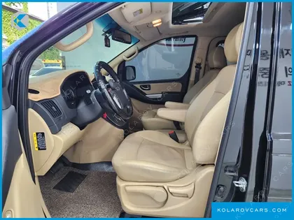 HYUNDAI STAREX 11-SEATER WAGON