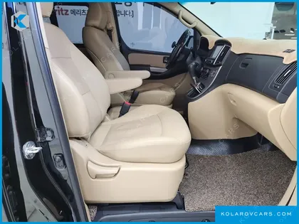 HYUNDAI STAREX 11-SEATER WAGON