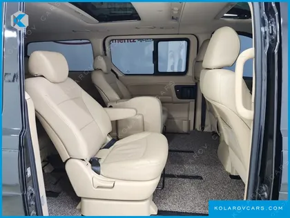 HYUNDAI STAREX 11-SEATER WAGON