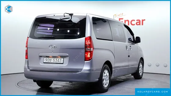 HYUNDAI STAREX 5-SEATER VAN