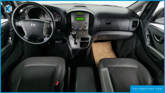 HYUNDAI STAREX 5-SEATER VAN