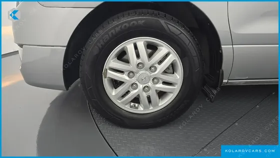 HYUNDAI STAREX 3-SEATER VAN
