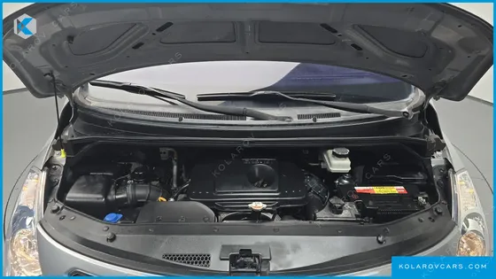 HYUNDAI STAREX 3-SEATER VAN