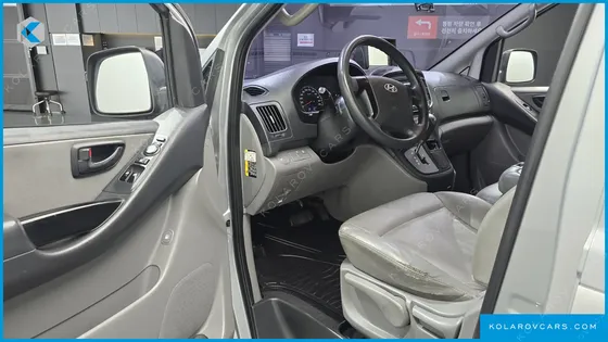 HYUNDAI STAREX 3-SEATER VAN