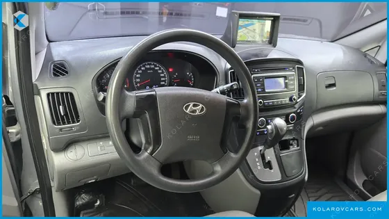 HYUNDAI STAREX 3-SEATER VAN