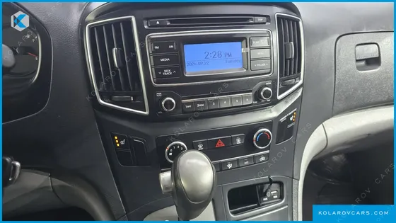 HYUNDAI STAREX 3-SEATER VAN