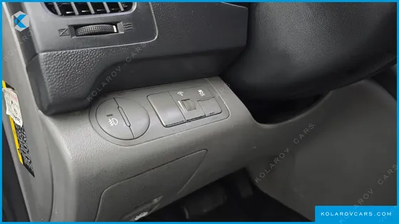 HYUNDAI STAREX 3-SEATER VAN